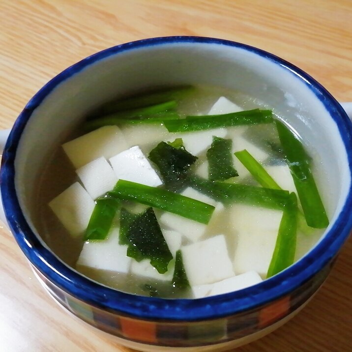 豆腐とニラとわかめの中華スープ